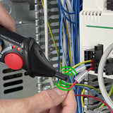 RJControl™, un contrôleur qui permet de suivre les câbles électriques dans une gaine, armoire électrique sans interférence. Le RJControl peut également suivre un câble patch et détecter le bon fonctionnement afin d'éviter une mauvaise connexion. 