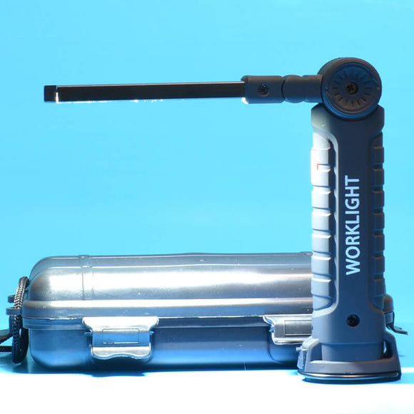 Un baladeuse led avec une fonction lampe de poche, lampe torche led; indispensable pour un bricoleur et les professionnels. Vous pouvez aisément l'associer avec une lampe frontale, torche led, le tout rechargeables. Attention, cette baladeuse ne fait pas les fonctions : stroboscopique, détecteur, zoom, manivelle et dynamo.