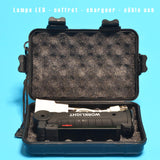 Opter pour cette torche led baladeuse étanche avec une batterie rechargeable en li-ion. Grande autonomie, rechargeable sur secteur ou rechargeable usb, réglable et orientable à 180 degrés, faible consommation. Idéal pour être une lampe mécanicien, bricoler, utilisable également en plein-air ou en lanterne de camping. Vous pouvez l'associer avec notre lampe frontale rechargeable. 