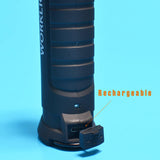 Baladeuse led rechargeable pour vos travaux dans des endroits sombres avec un faisceau lumineux qui peut atteindre jusqu'à 70 m selon le modèle. Cette baladeuse est une lampe électrique à batterie rechargeable qui est composée d' une lumière puissante et offre une intensité lumineuse favorable pour travailler dans le confort. 