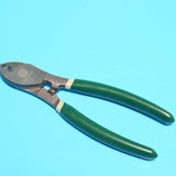  Un coupe-câble qui permet de dégainer un câble, couper le câble, dénuder le câble ainsi que les fils électriques. Un outil de coupe multifonction indispensable dans votre caisse à outils pour compléter vos autres outils à main comme : douille, tenailles, couteaux, coupe-tube, outils isolés, pistolet, pince à riveter, serre-joint, pince étau, scie à métaux. 