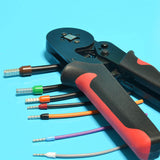 Une pince à sertir design, facile à utiliser pour sertir les embouts de 0.08 mm² à 10 mm² conçu pour les professionnels à un prix imbattable. Elle peut facilement se ranger dans votre boîte à outils ou mallette à côté de vos outils de coupe comme :ciseaux, pince universelle, pince coupante diagonale, tenaille, différentes pinces coupantes, pince coupe câble, pince à bec, pince electricien, coupe-tube, coupe-boulons, pince à riveter, pince-monseigneur, pince multifonction. 