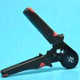 Opter pour cet outil à main indispensable pour un électricien câbleur, électricien dépanneur, technicien maintenance, bricoleur, mécanicien afin de pouvoir réaliser en sécurité vos sertissages d'embouts de câblage. Une pince à sertir les embouts sur les fils de cuivres robuste, maniable. Une pince à sertir dotée d'une molette réglable pour une démultiplication, poignées ergonomiques ainsi la mâchoire qui permet un sertissage carré. 