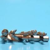 Offrez-vous ce lot de 6 tarauds 2 en 1 à la fois tarauds et forêts. Indispensable pour compléter votre coffret d'outils tels-que : lame de scie, scies, goujons, clé à cliquet, tournevis cruciformes, petits tournevis. 